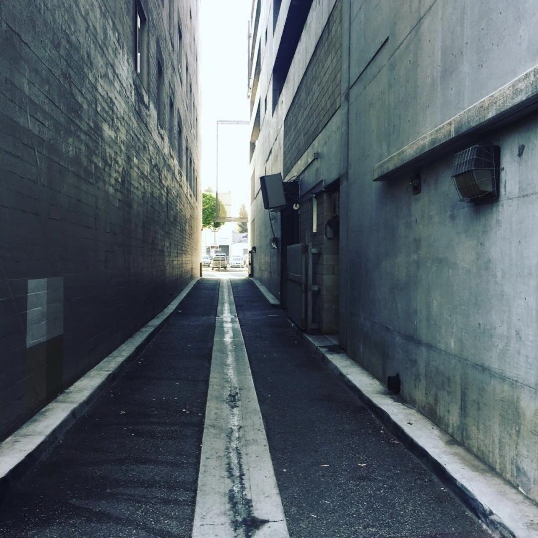 alley